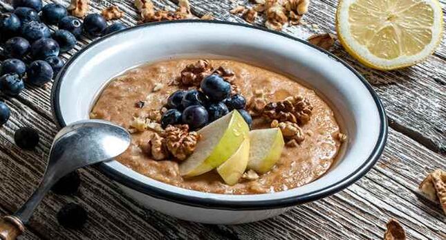 La zuppa cremosa diversifica il menu per la gotta