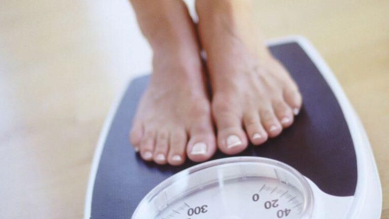 È considerato normale perdere 1-2 kg al mese. 