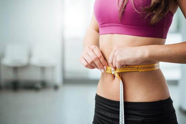 Il risultato della perdita di peso con una dieta a basso contenuto di carboidrati, che può essere mantenuta attraverso un'uscita graduale